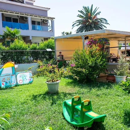 Lollas 1 Acharavi Corfu Apartmán *