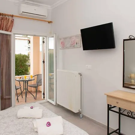 Lollas 1 Acharavi Corfu