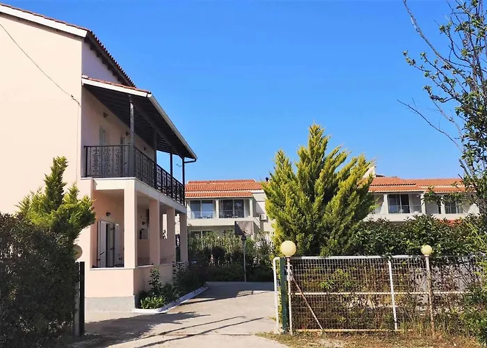 Lollas 1 Acharavi Corfu * Acharavi (Corfu)