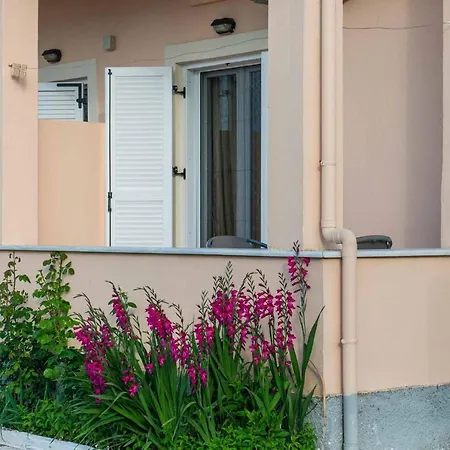 Lollas 1 Acharavi Corfu Ахарави