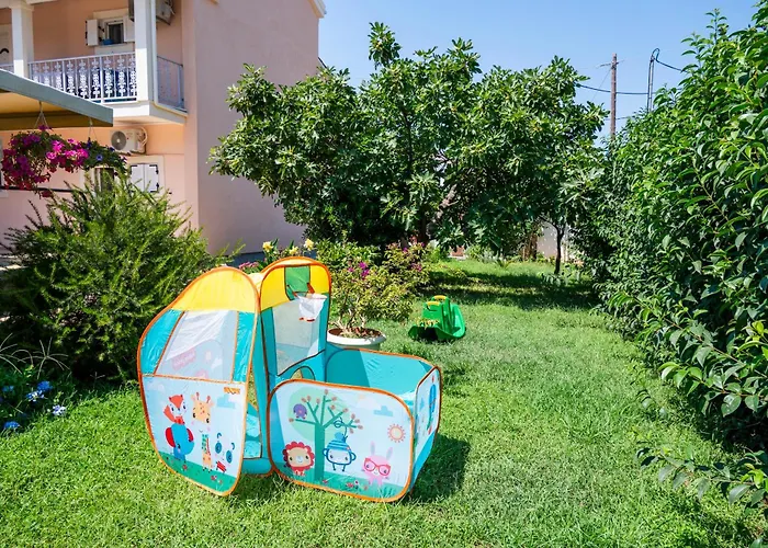 Lollas 1 Acharavi Corfu アカラヴィ